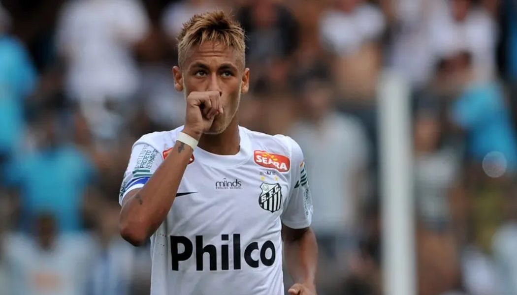 Nostalgia: relembre o golaço de Neymar que venceu o Prêmio Puskás
