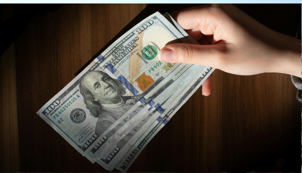 Dólar cai para R$ 5,06 com trégua no Irã, enquanto Ibovespa atinge novo recorde