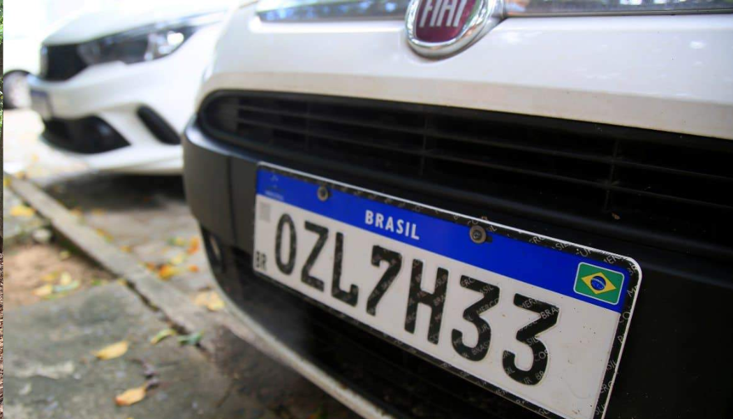 Saiba como funciona o projeto que pode alterar as placas de veículos no Brasil