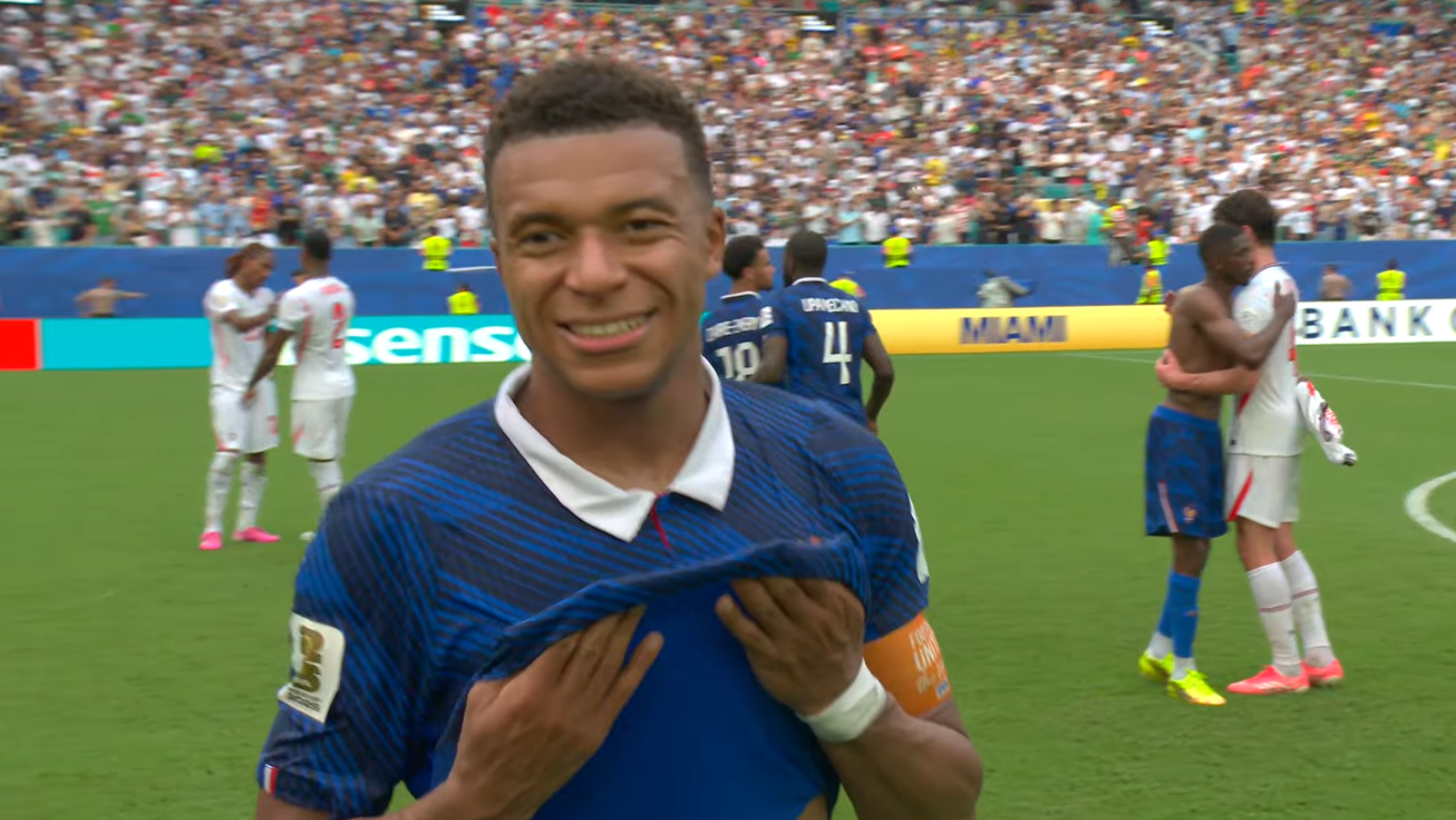 Inglaterra vence França em jogo de 10 gols e conquista o terceiro lugar da Copa do Mundo de 2026