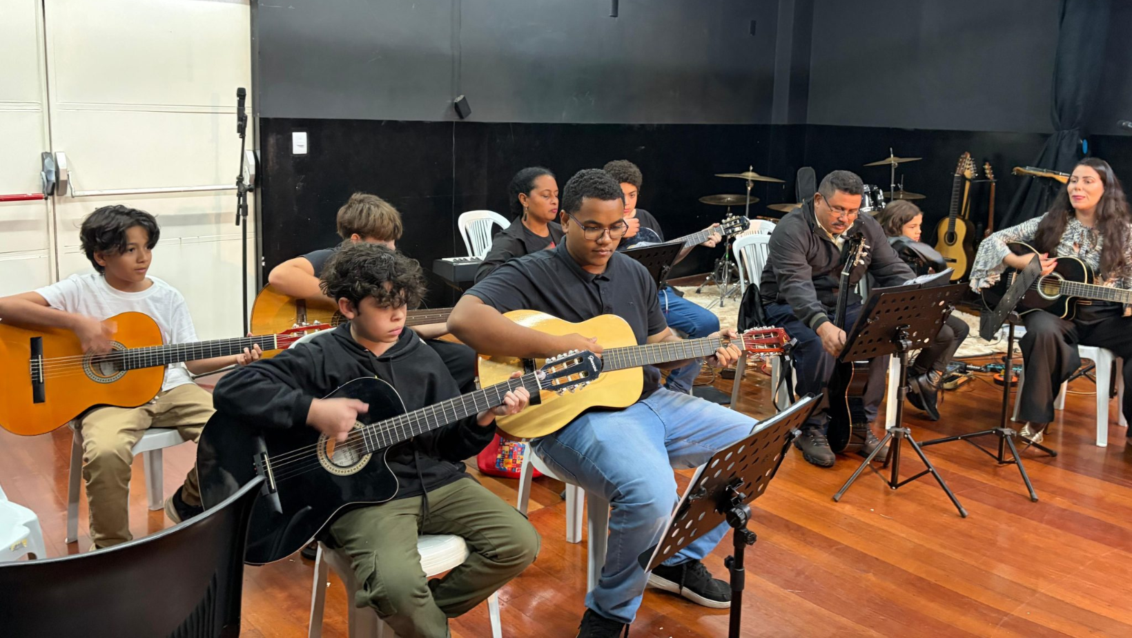 Governo Municipal celebra o Dia Mundial do Rock com apresentações musicais no CEU das Artes
