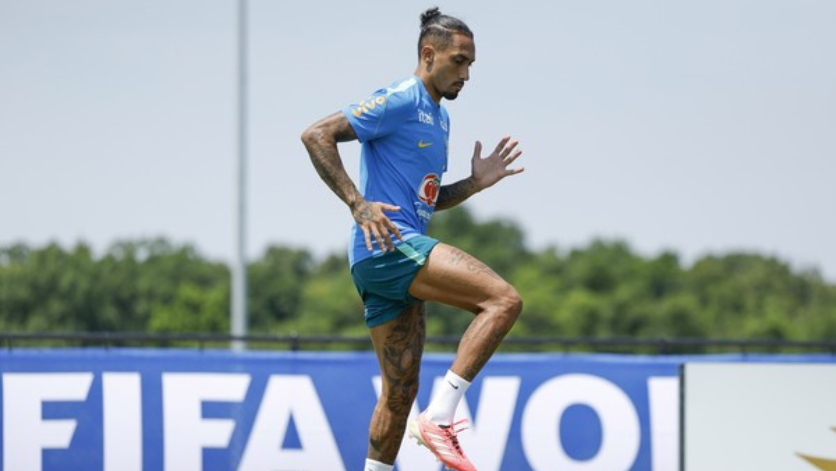 Raphinha volta ao grupo da Seleção e anima preparação para duelo contra a Noruega