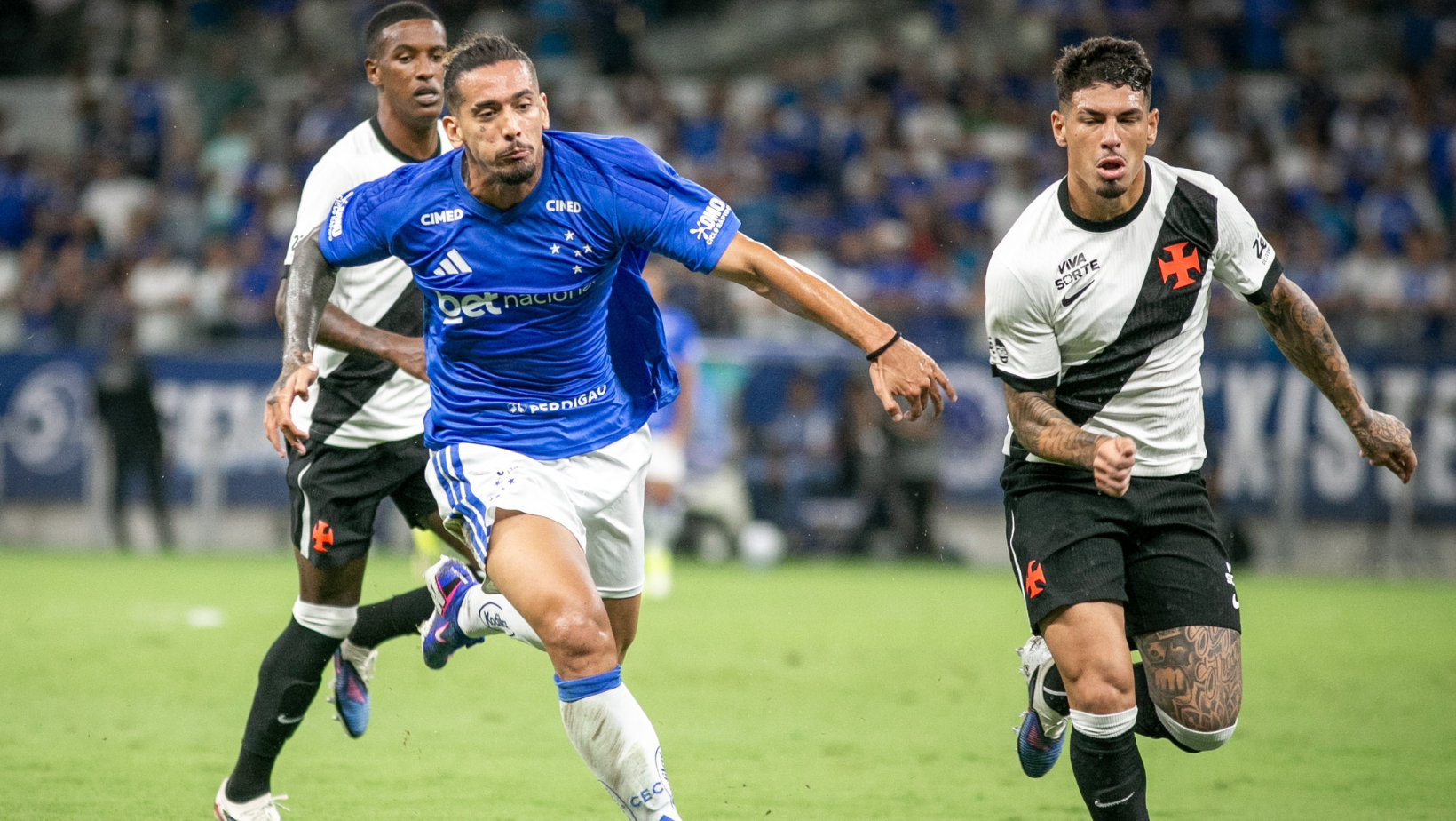 Brasileirão chega à 25ª rodada com disputa acirrada na parte de cima e pressão contra o Z-4
