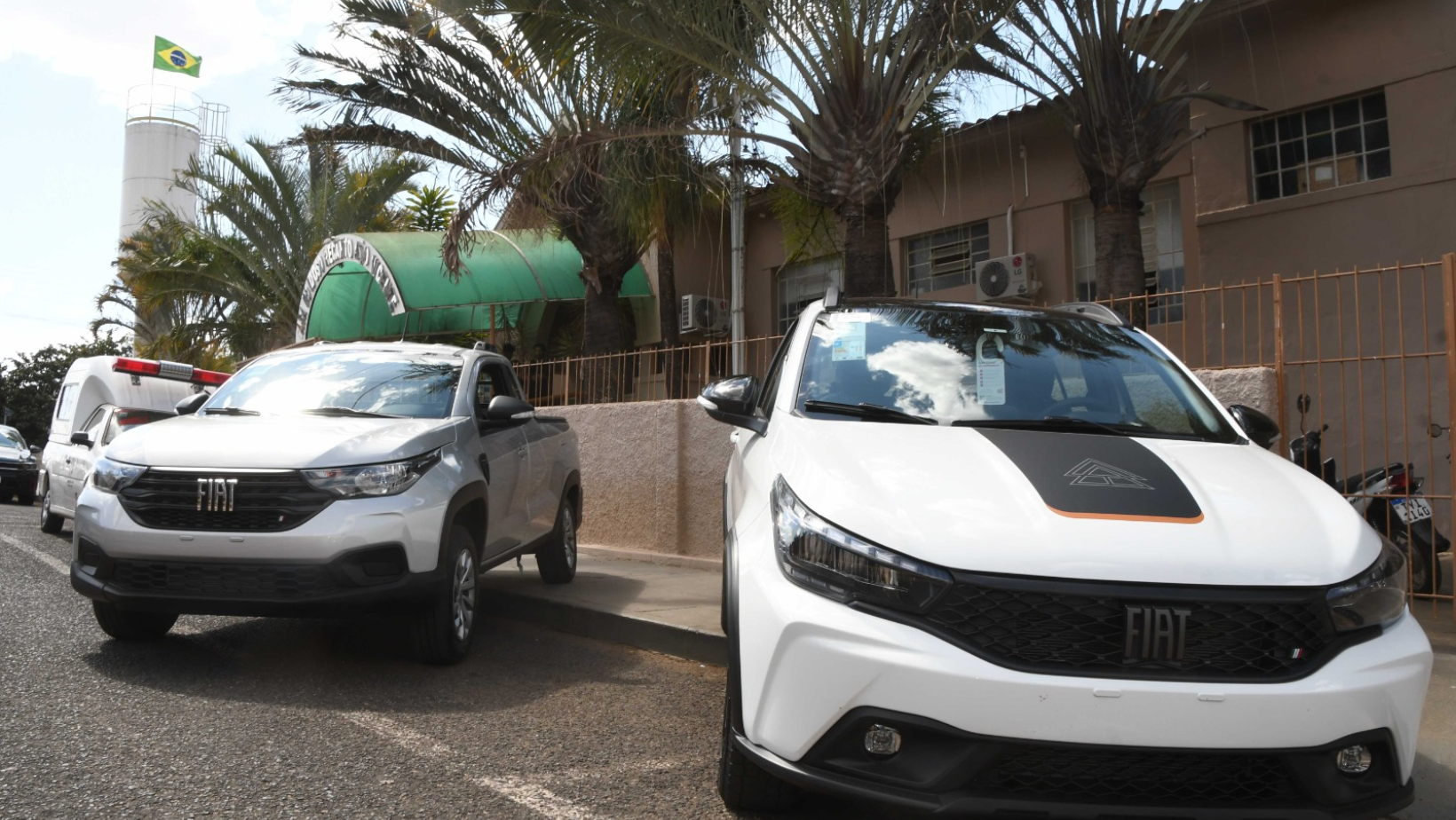 Governo Municipal entrega Fiat Strada e Fiat Argo 0 km para a Casa do Idoso Recanto São Vicente