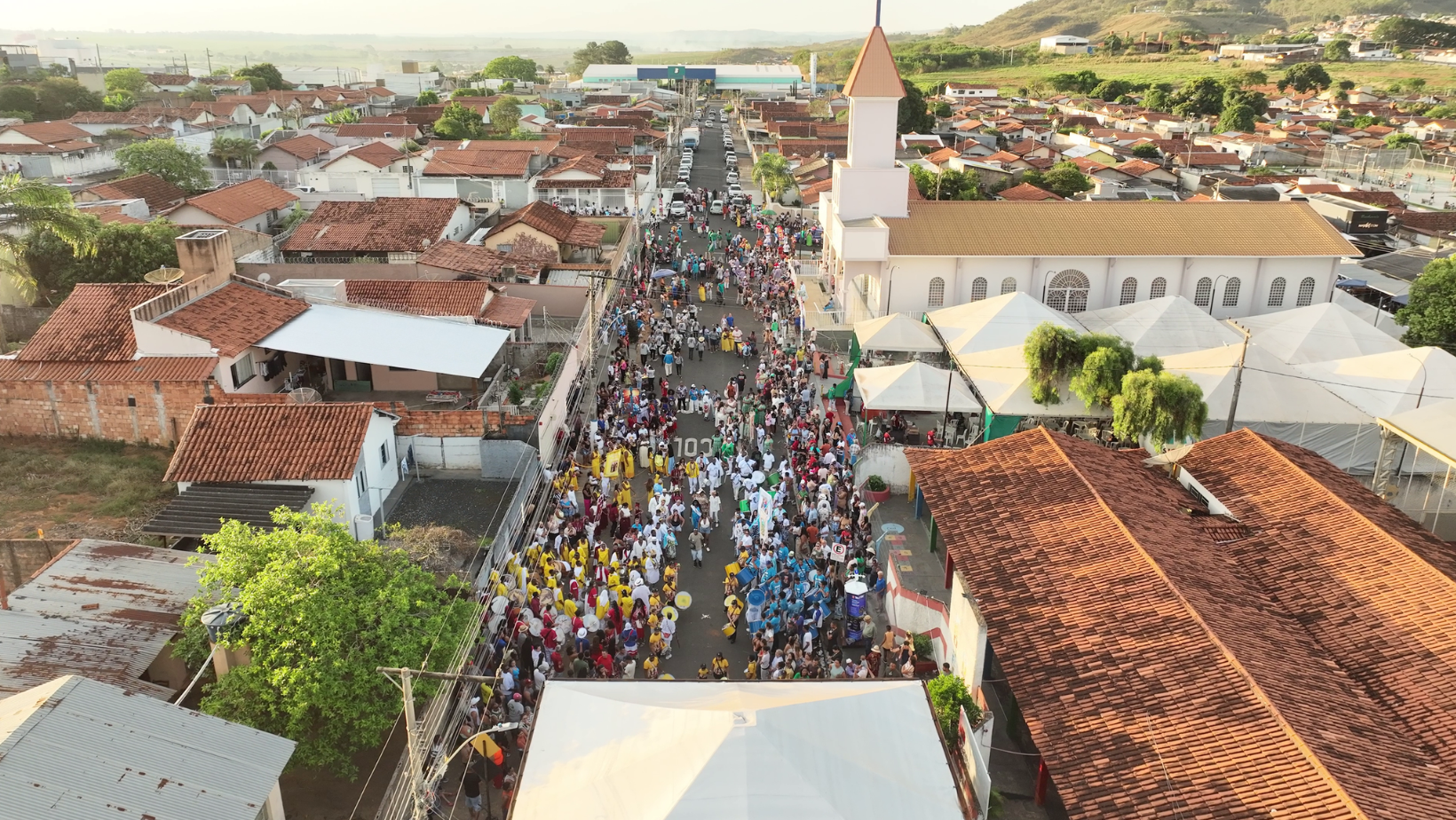 Festa de Nossa Senhora do Rosário é encerrada com celebração de fé e tradição no bairro Matinha