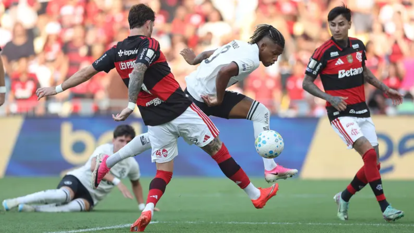 Brasileirão: 25ª rodada tem clássico paulista, vitória do Flamengo e disputa acirrada no topo