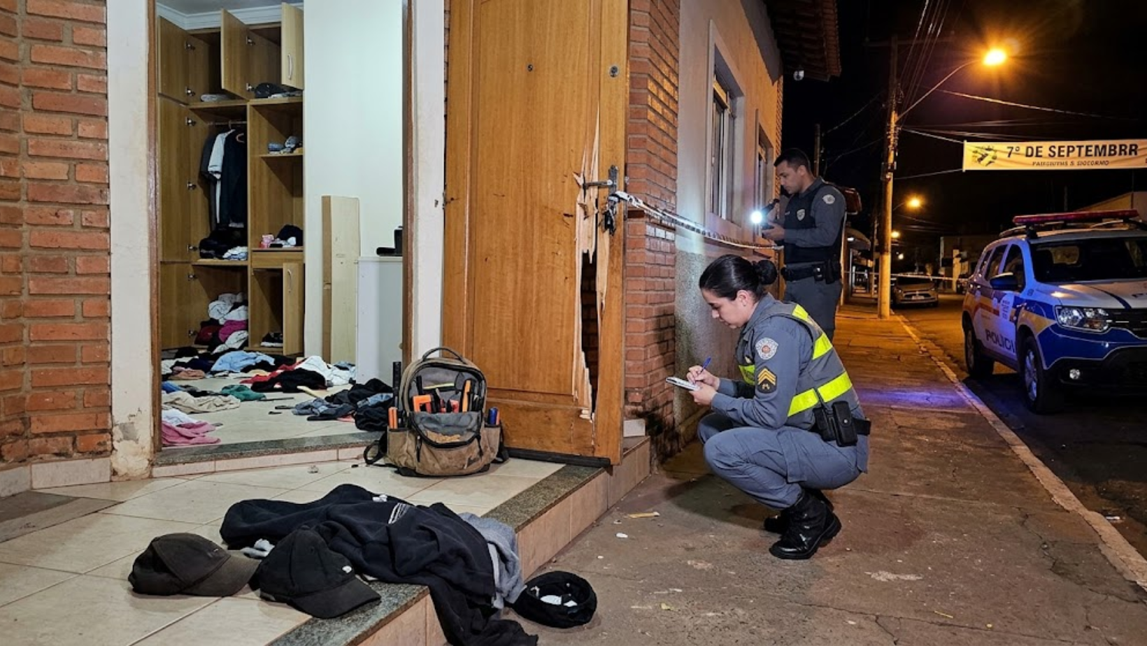Criminosos furtam residência enquanto moradores acompanhavam desfile em Patrocínio